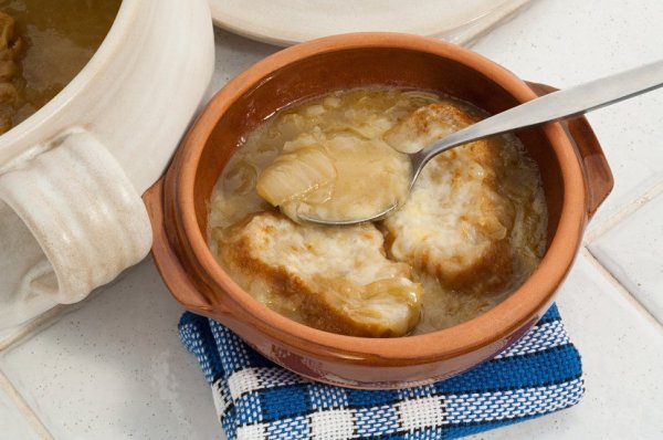 It is not difficult to make French edible soup at home. The key step is to get a high and sweet taste.
