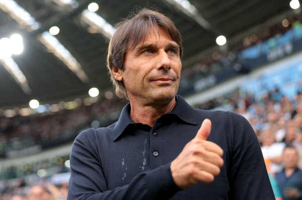 De Laurentis confirms that Conte will continue to coach Napoli next season