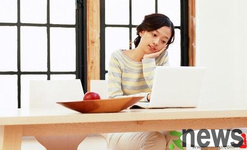 Practical home cleaning tips: Dip milk and wipe wooden furniture
