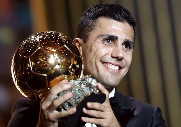 It is reasonable and well-founded 😆 Manchester City s former player: If you want me to say that the Golden Ball has to be given to Rodri, Manchester City has proved it