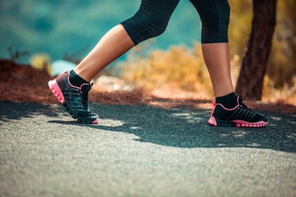 Your way of walking predicts whether you live short. Research shows that people who walk faster will be longer