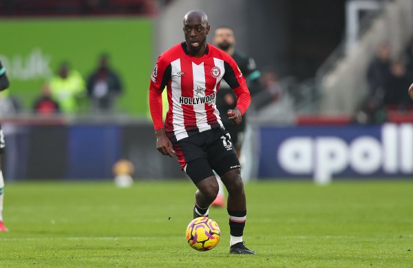 Reporter: Newcastle is more likely to introduce Visa than Larson, and is discussing transfer fees with Brentford