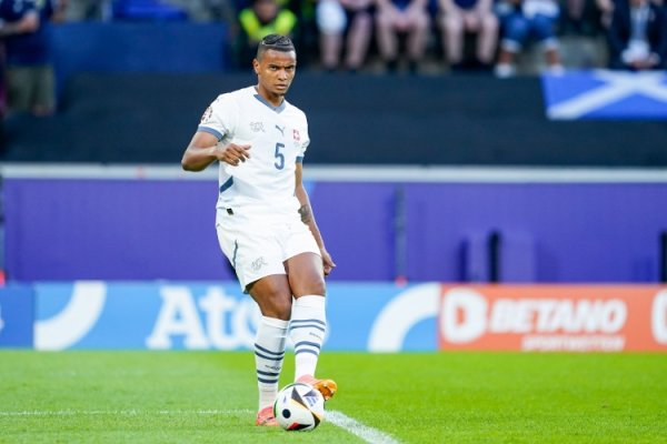 Akanji: The first jersey in life is Vieri s Inter Milan jersey My sister s boyfriend is Inter Milan die-hard