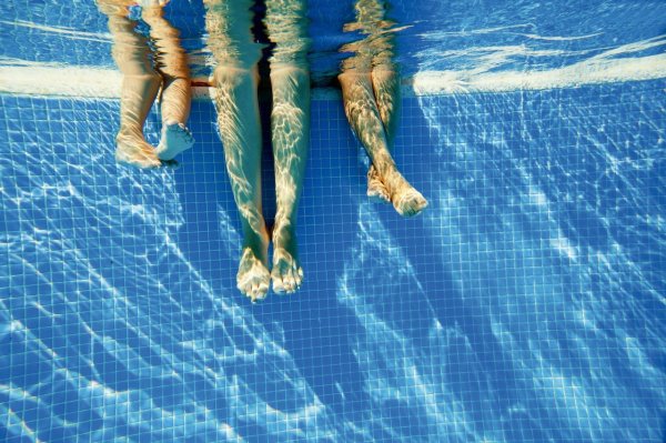 How much urine is there in a swimming pool? Canadian Research Team announces answers