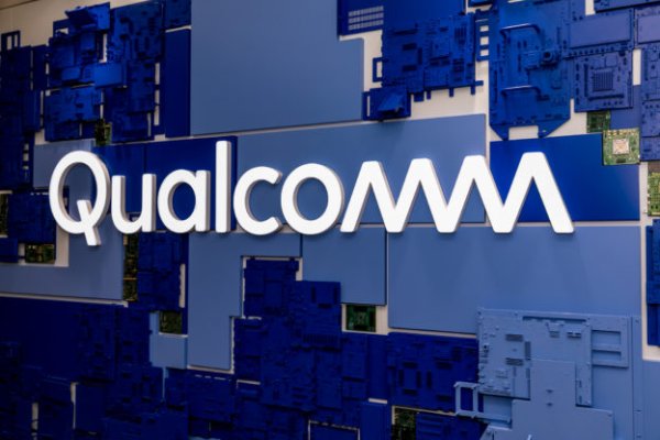 Qualcomm officially enters the AI ​​chip market! New products AI200 / AI250 will be unveiled next year, and the stock price soared by more than 20%